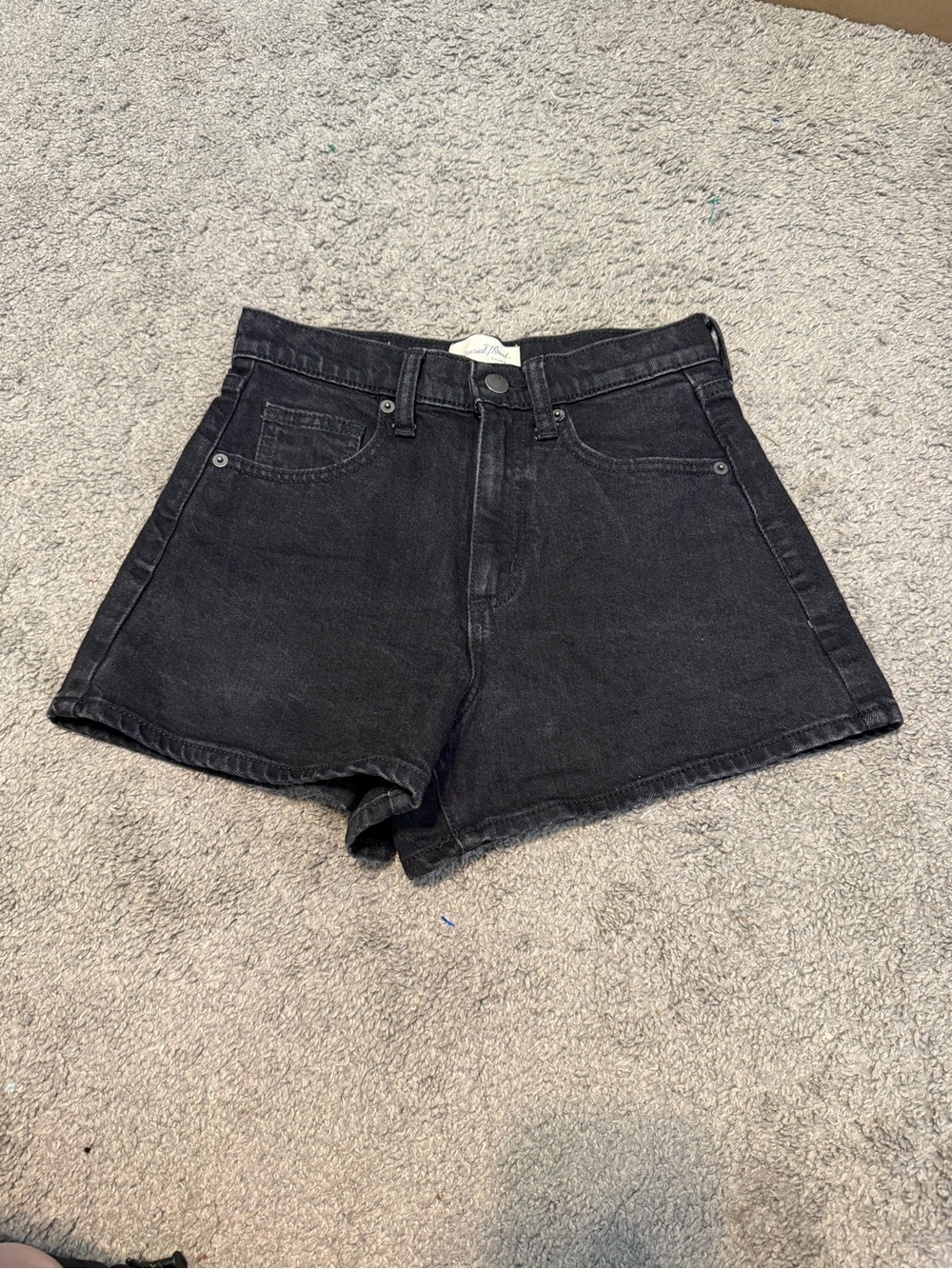 Universal Thread Black High-Rise Denim Shorts - Picture 1 of 3